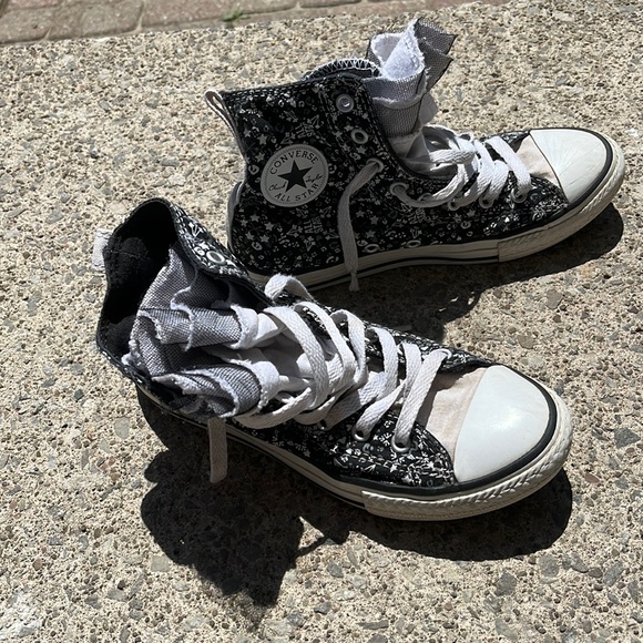 Converse - Picture 1 of 3